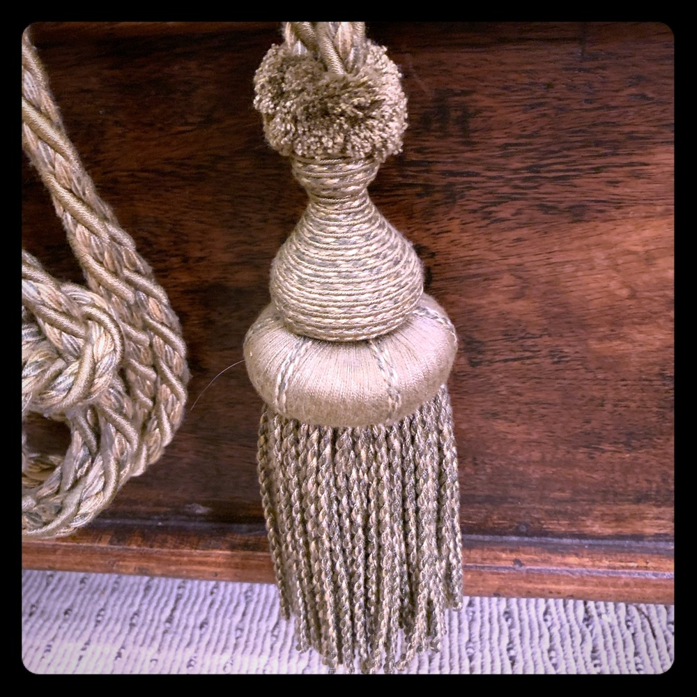 Pair of Large Tassels